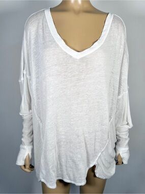 We The Free People Women’s Size XS Oversized White V-Neck Long Sleeve Tee